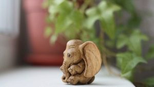 What statuettes should be at home for happiness?
