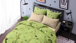 Bed linen with avocado pattern