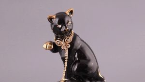 All about cat figurines