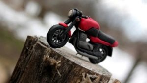 How to mold a motorcycle from plasticine?