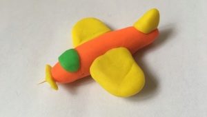 Modeling an airplane from plasticine