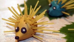 Making pasta crafts