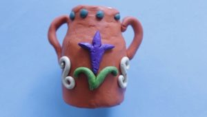We make a jug from plasticine