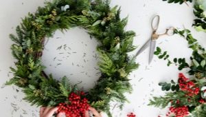 Everything you need to know about Christmas wreaths