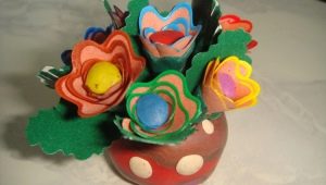 Making a vase from plasticine