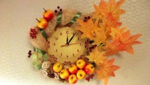 Autumn Crafts Clock