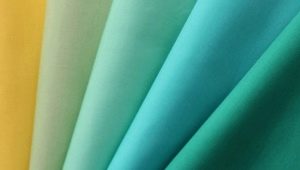 What does the tee fabric look like and where is it applied?