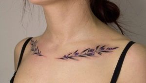 Tattoo on the collarbone for girls