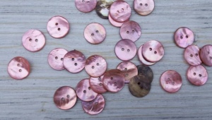 All about mother-of-pearl buttons