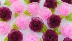 Do-it-yourself organza flowers