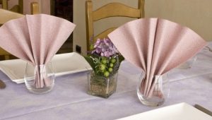 How beautiful to put napkins in a glass?