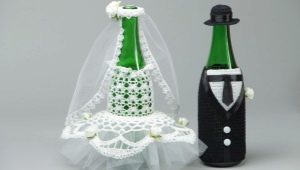 How to decorate a champagne bottle?