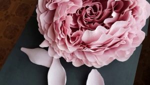 Corrugated paper peonies