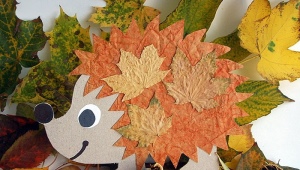 Crafts Hedgehog from leaves