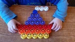 Crafts from baby food lids