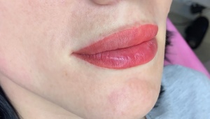 Maquillage lèvres poudré : qui doit choisir cette technique et quand ?