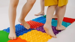 Varieties of massage rugs and their manufacture