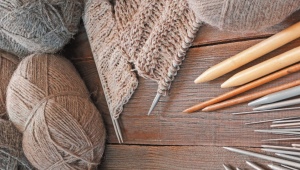 Varieties of knitting needles and their choice