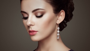 Creating a classic make-up