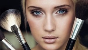 Makeup for blondes