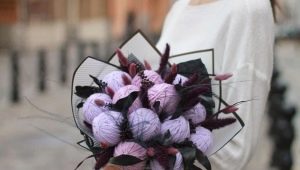 Options for creating bouquets from yarn