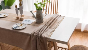 All about linen tablecloths