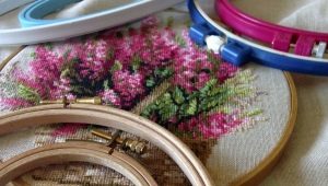Choosing a cross stitch kit