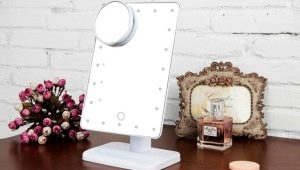 Choosing a backlit makeup mirror