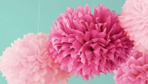 Making paper pom poms