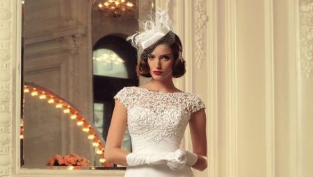 Closed-top wedding dresses - sophistication and nobility