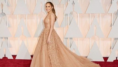Floor-length dresses - the embodiment of elegance and sophistication