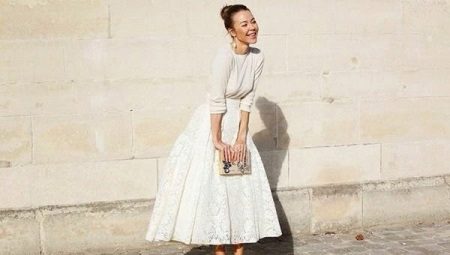 Lace skirt