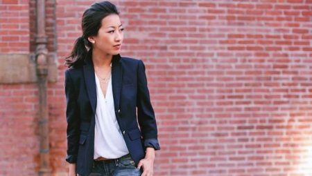 Competently combine jackets with jeans
