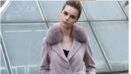 Cashmere coat with fur collar