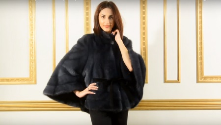 Le manteau de vison est une chose élégante pour une femme luxueuse