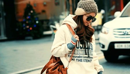 Sweatshirts with fur and warm lining