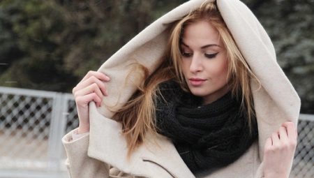 Hooded coat for women