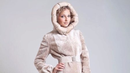 Tsigeikovaya fur coat