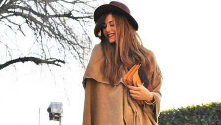 How and with what to wear a poncho?