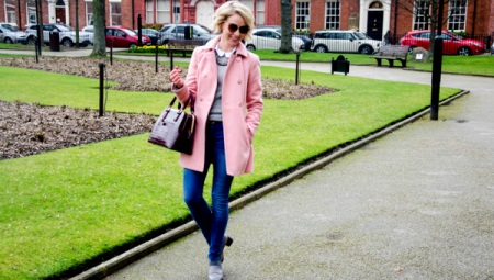 What can I wear with a pink short coat?