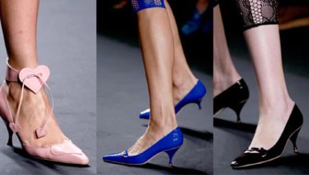 Women's low-heeled shoes