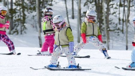 Kids ski boots