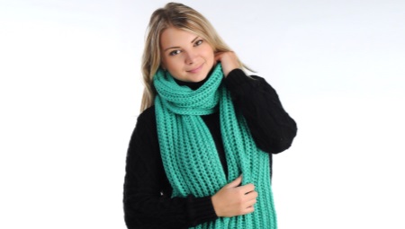 Scarf with English elastic