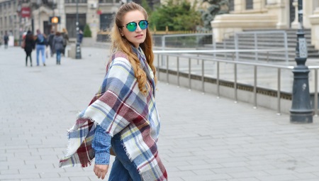Scarf-plaid