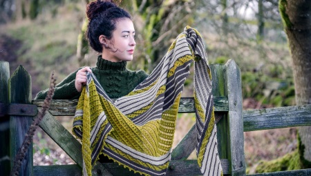 Knitted kerchiefs
