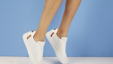Women's Fabi Sneakers