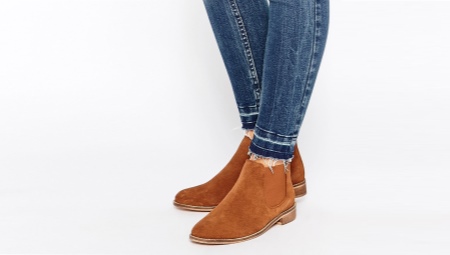 Ankle boots without heels