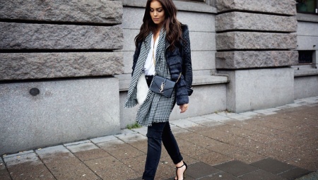 Black pumps with a strap