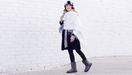 Gray uggs