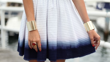 Rigid gold bracelet